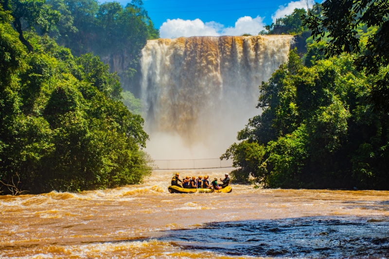 Gruto do Lago Azul é um atrativo turístico famoso em Bonito