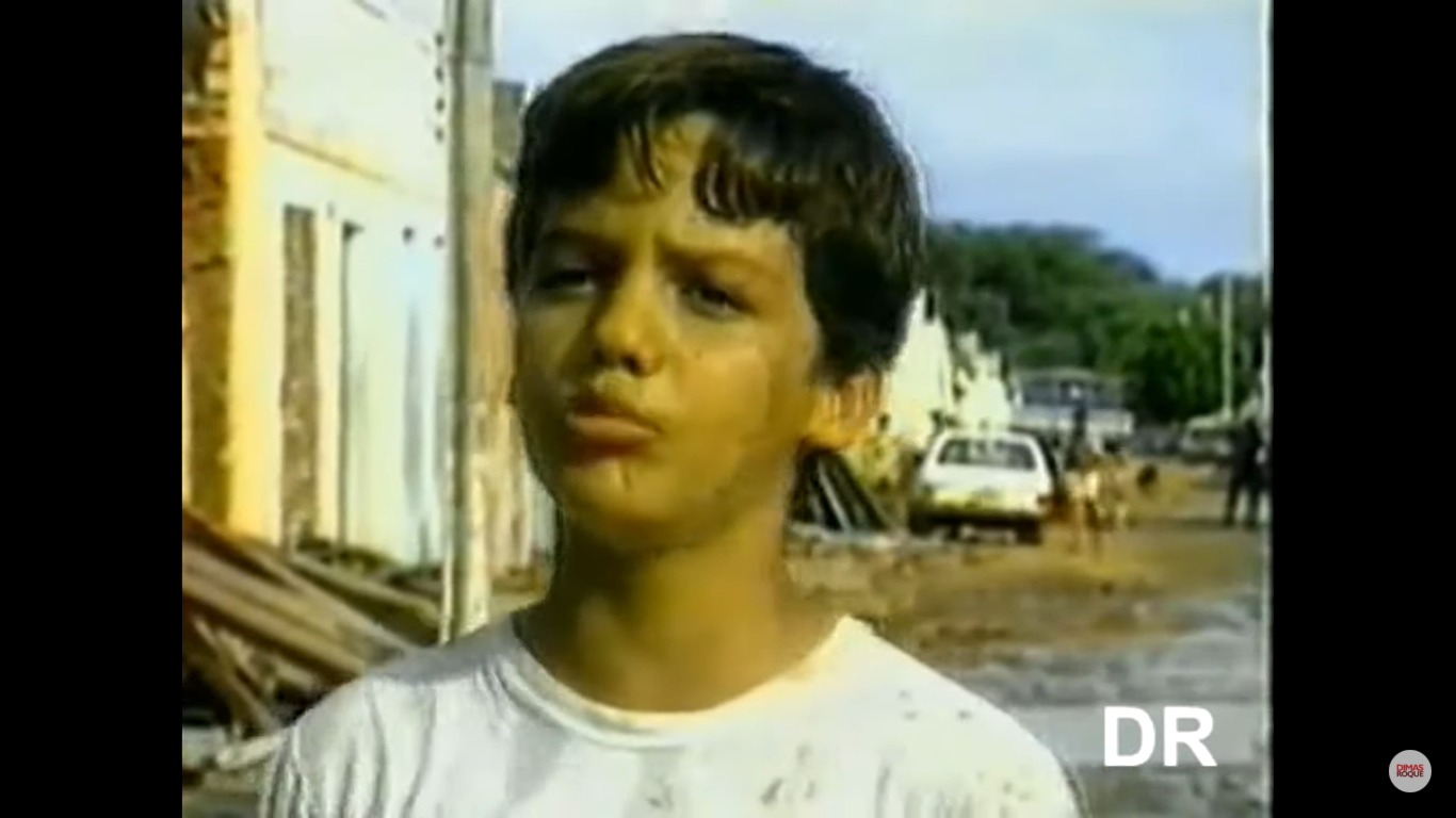 Aos 11 anos de idade, em uma entrevista para a tev&ecirc; baiana: primeira apari&ccedil;&atilde;o na tela, em 1988