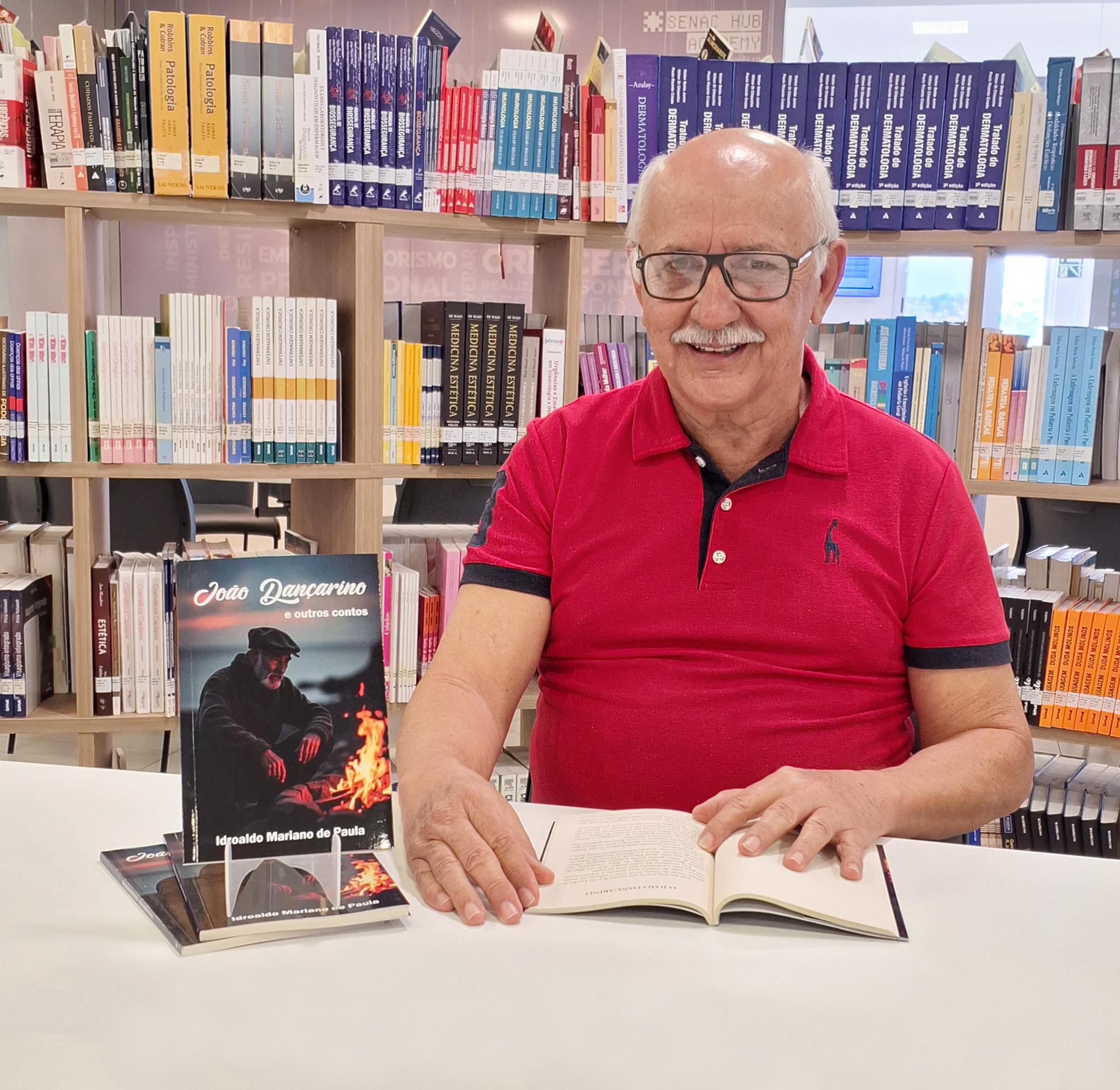 Idroaldo Mariano de Paula realiza sonho de publicar livro aos 69 anos