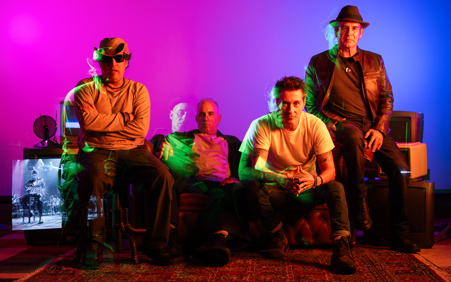 Capital Inicial: a partir da esquerda, Yves Passarell (guitarra), F&ecirc; Lemos (bateria), Dinho Ouro Preto (vocal) e Fl&aacute;vio Lemos (baixo) - Foto: Divulga&ccedil;&atilde;o/Fernando Schlaepfer