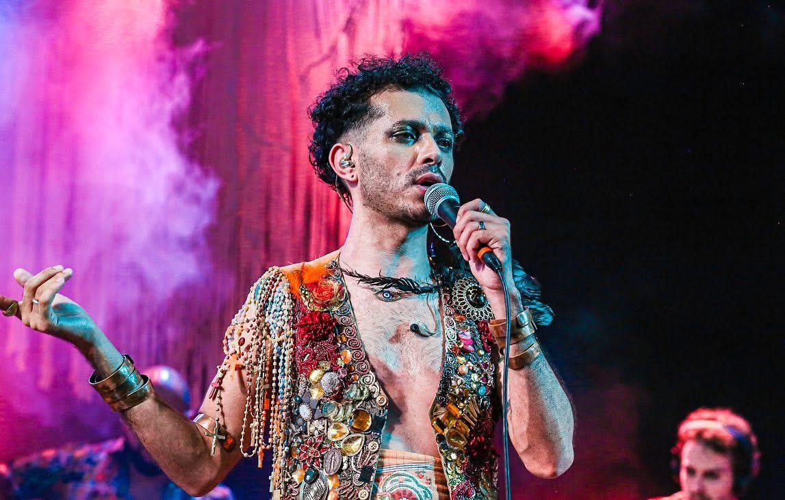 Dono de uma das melhores vozes da atual cena musical de Campo Grande, o cantor &eacute; uma das atra&ccedil;&otilde;es da festa Fogueira de Ayr&aacute; neste s&aacute;bado; gr&aacute;tis - Foto: Divulga&ccedil;&atilde;o