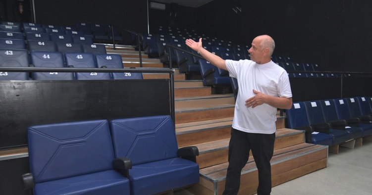População fez fila para pré-inauguração de cinema na cidade