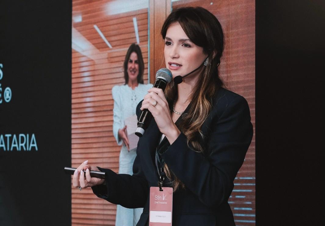 Dra. Mariana Vilela
