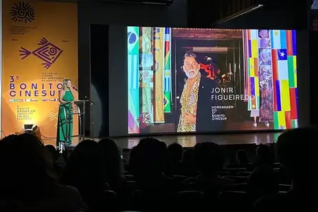 O prestigiado artista plástico Jonir Figueiredo morreu poucas horas após participar da noite de abertura do festival de cinema de Bonito