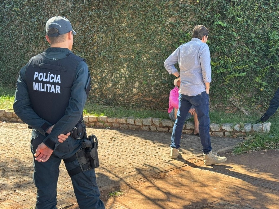 Idoso é preso em flagrante praticando ato sexual com cadela 