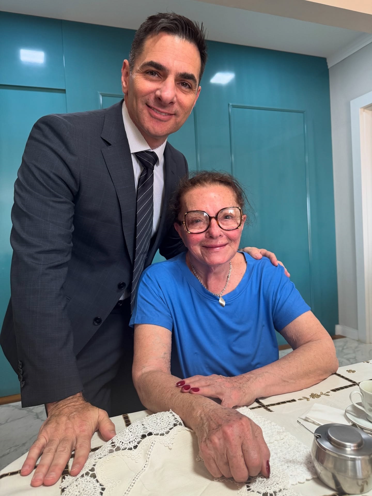 Dr. Denner Mascarenhas com sua m&atilde;e, dra. Maria Silvia Barbosa