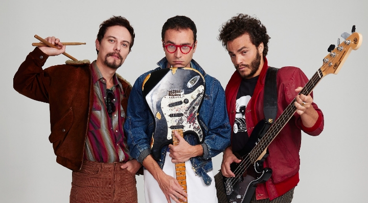 A partir da esquerda, Bi Ribeiro (contrabaixo), Herbert Vianna (voz e guitarra) e João Barone (bateria): "As duas grandes razões para estarmos aqui até hoje fazendo da música a nossa vida é justamente o amor pelo que fazemos e a nossa amizade", diz Barone