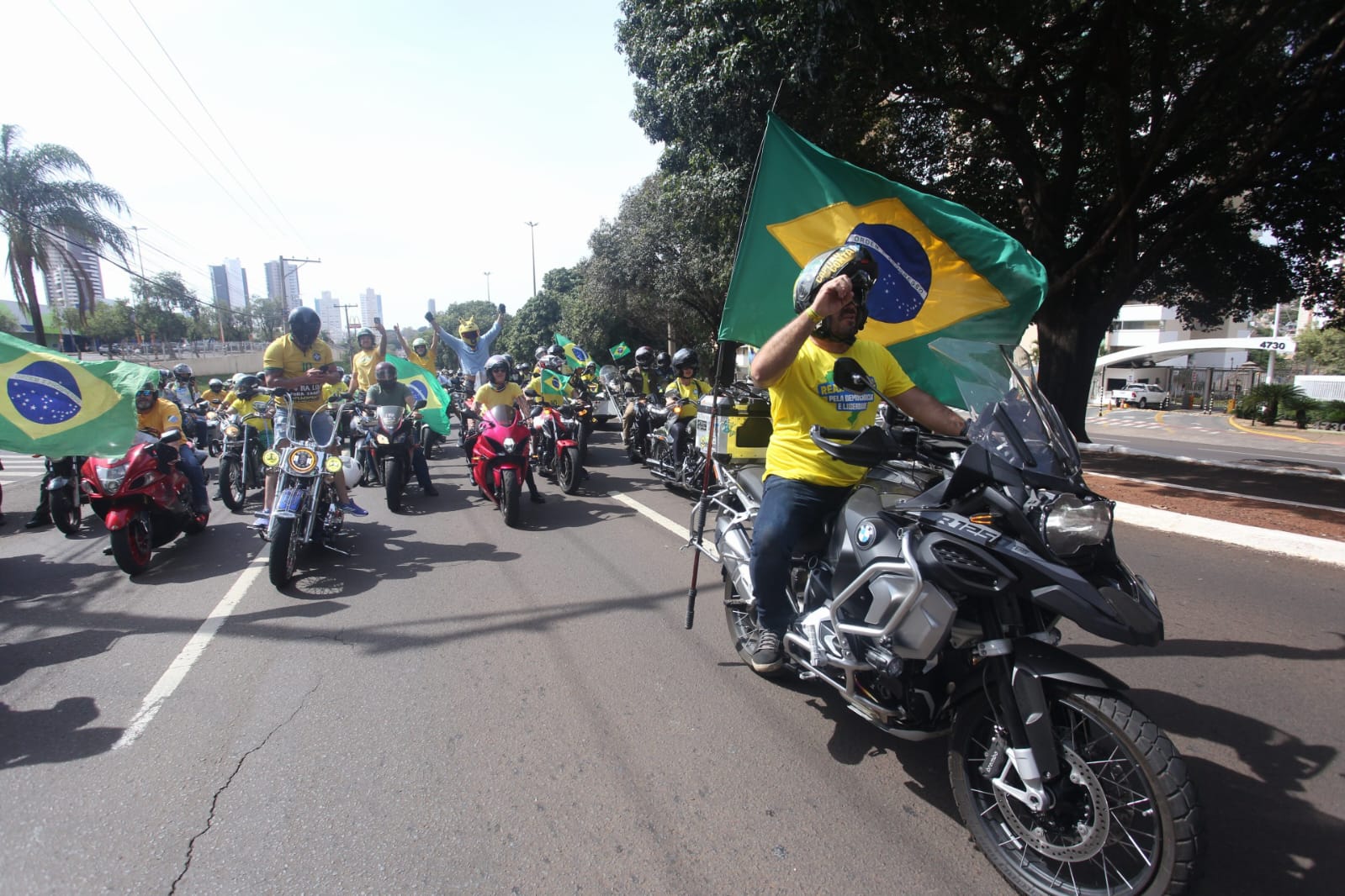 Manifestação pró-Bolsonaro reúne 5 mil em Campo Grande