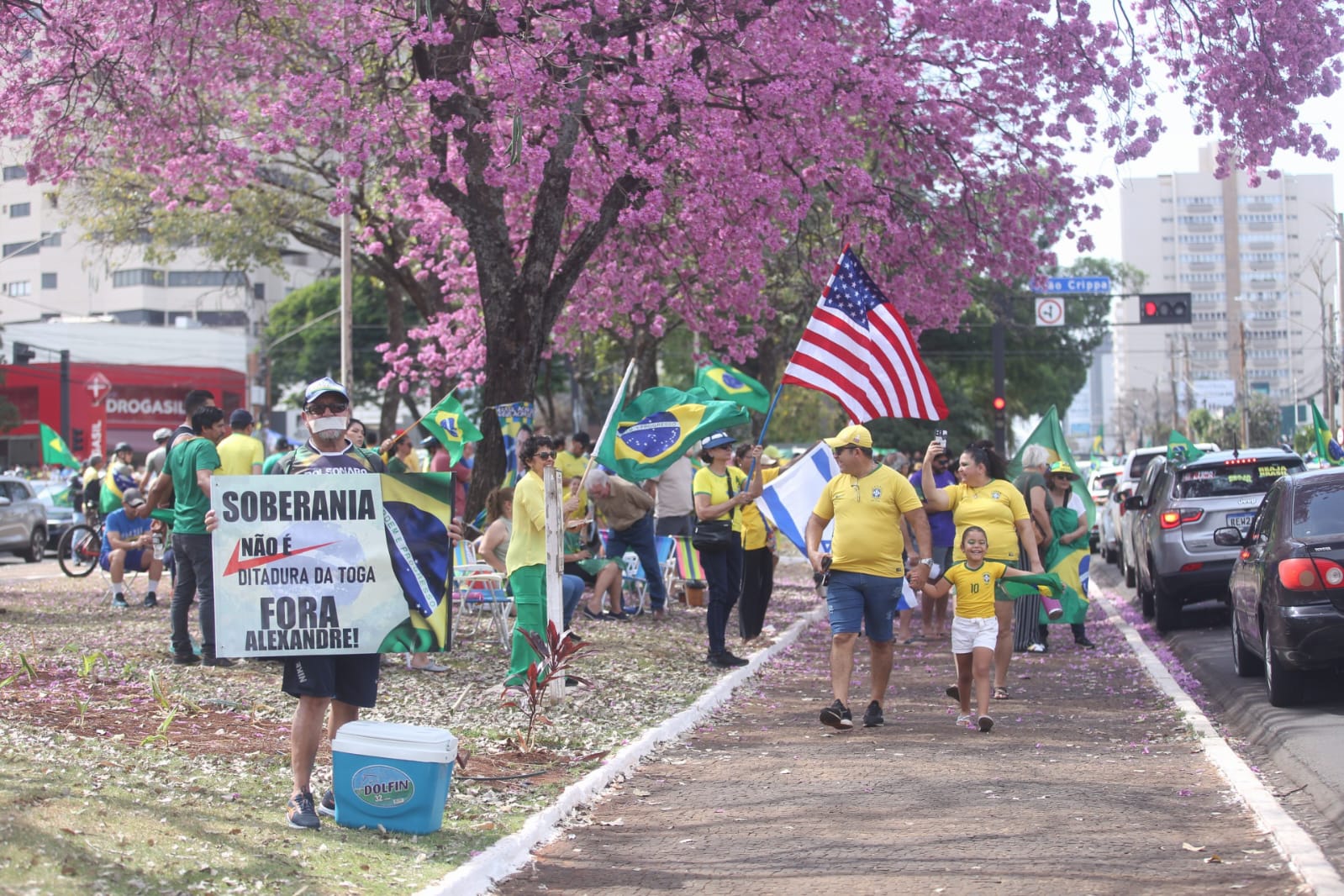 Manifestação pró-Bolsonaro reúne 5 mil em Campo Grande