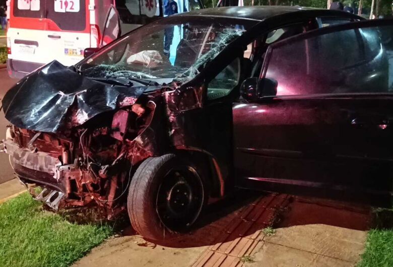 Carro utilizado para a realiza&ccedil;&atilde;o da manobra