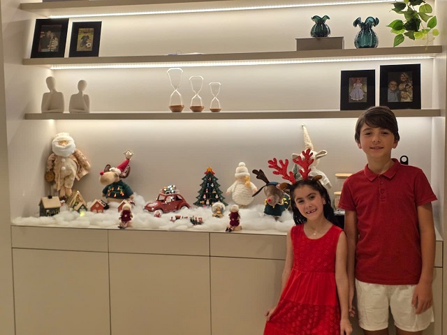 Fam&iacute;lia re&uacute;nida para a foto de Natal que enviam todos os anos para amigos e familiares