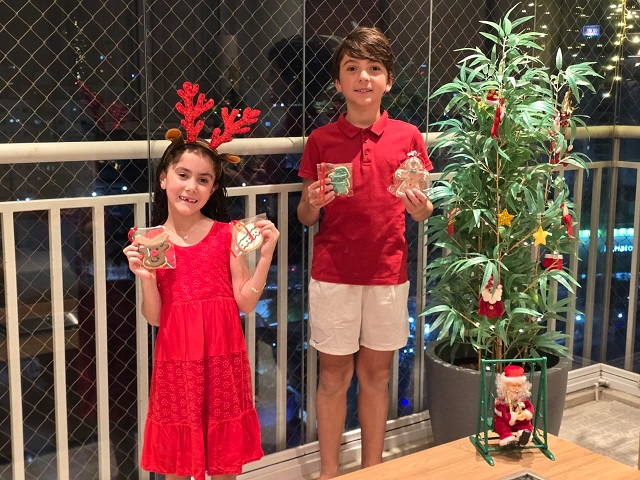 Fam&iacute;lia re&uacute;nida para a foto de Natal que enviam todos os anos para amigos e familiares