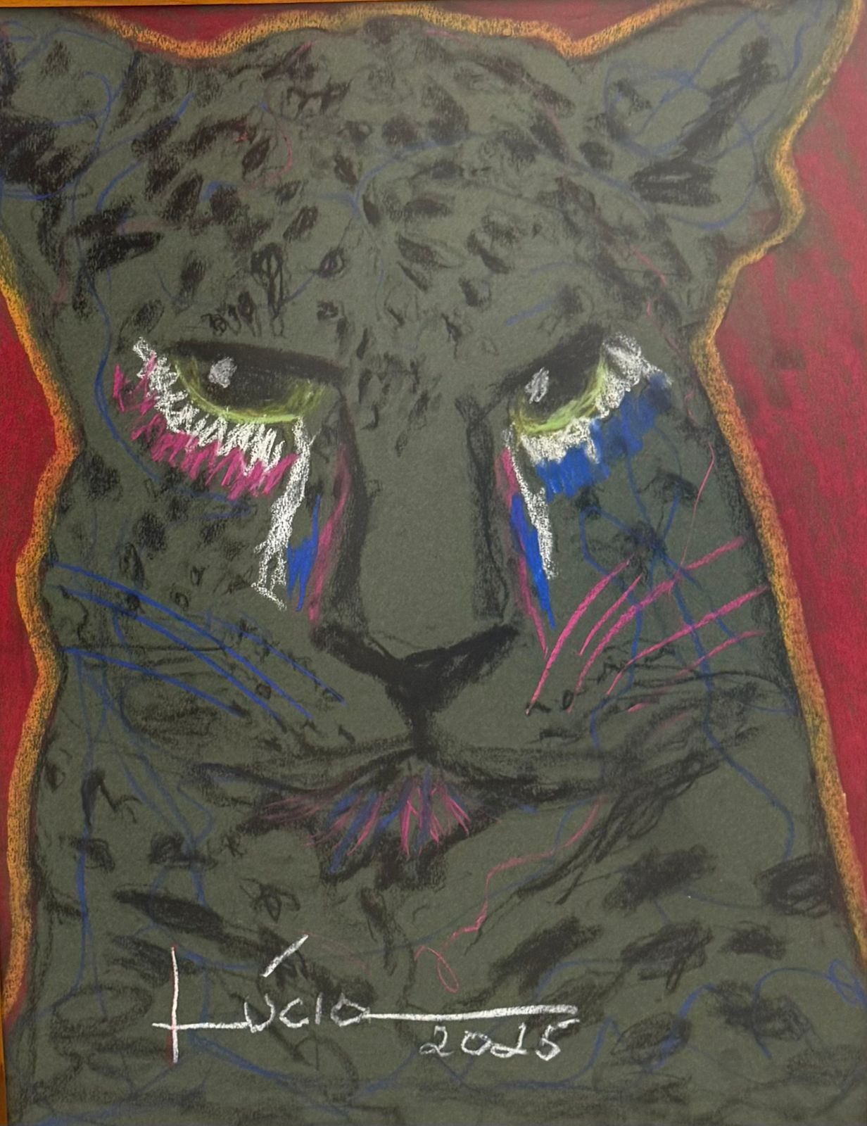 A artista com suas obras durante inaugura&ccedil;&atilde;o da mostra no dia 3 deste m&ecirc;s