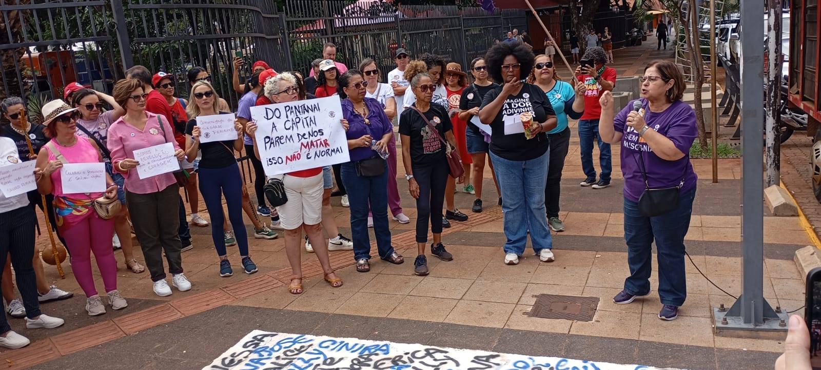 Movimento reuniu manifestantes na Capital na manhã deste domingo (7)