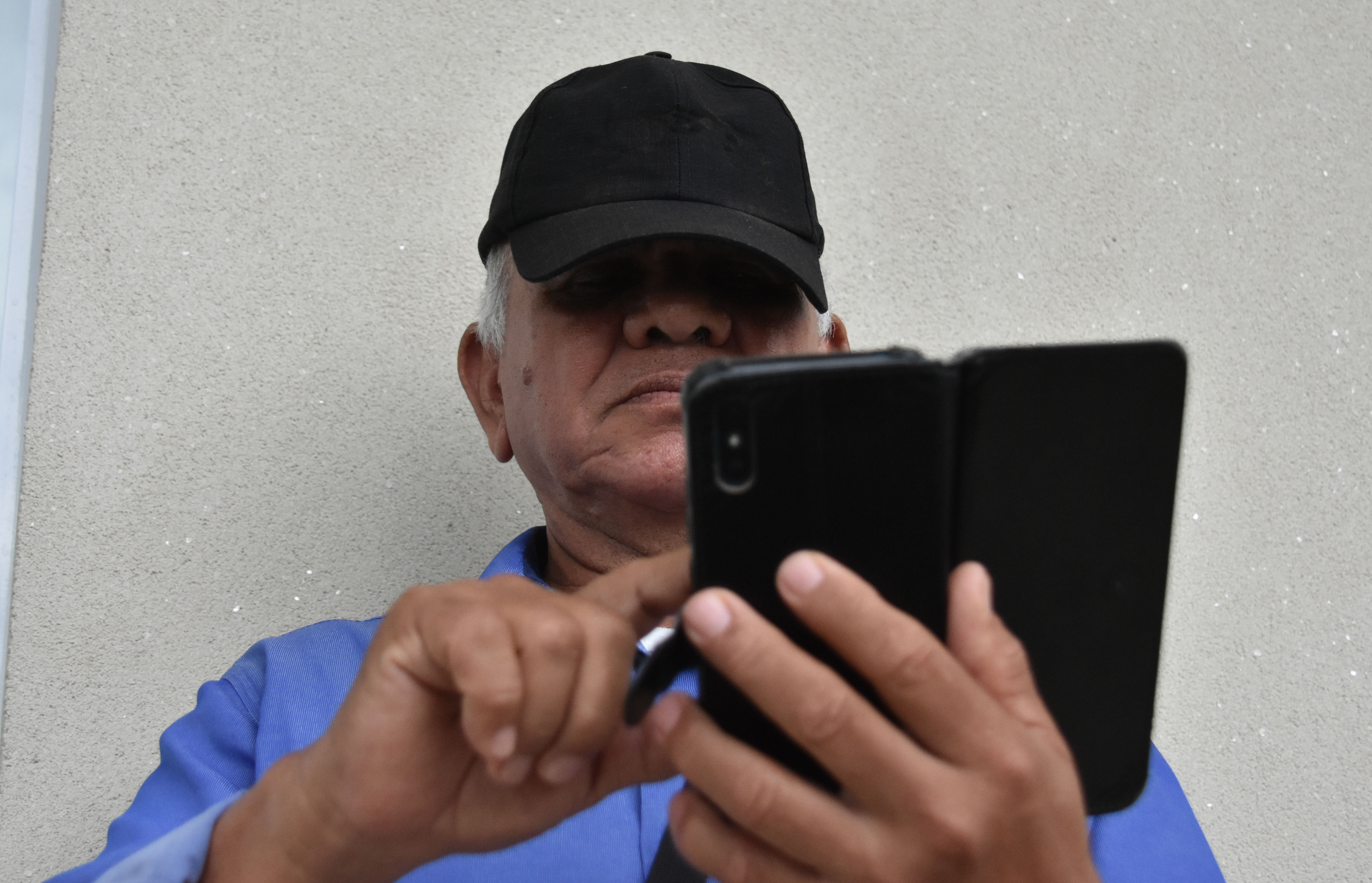 idoso celular estelionato