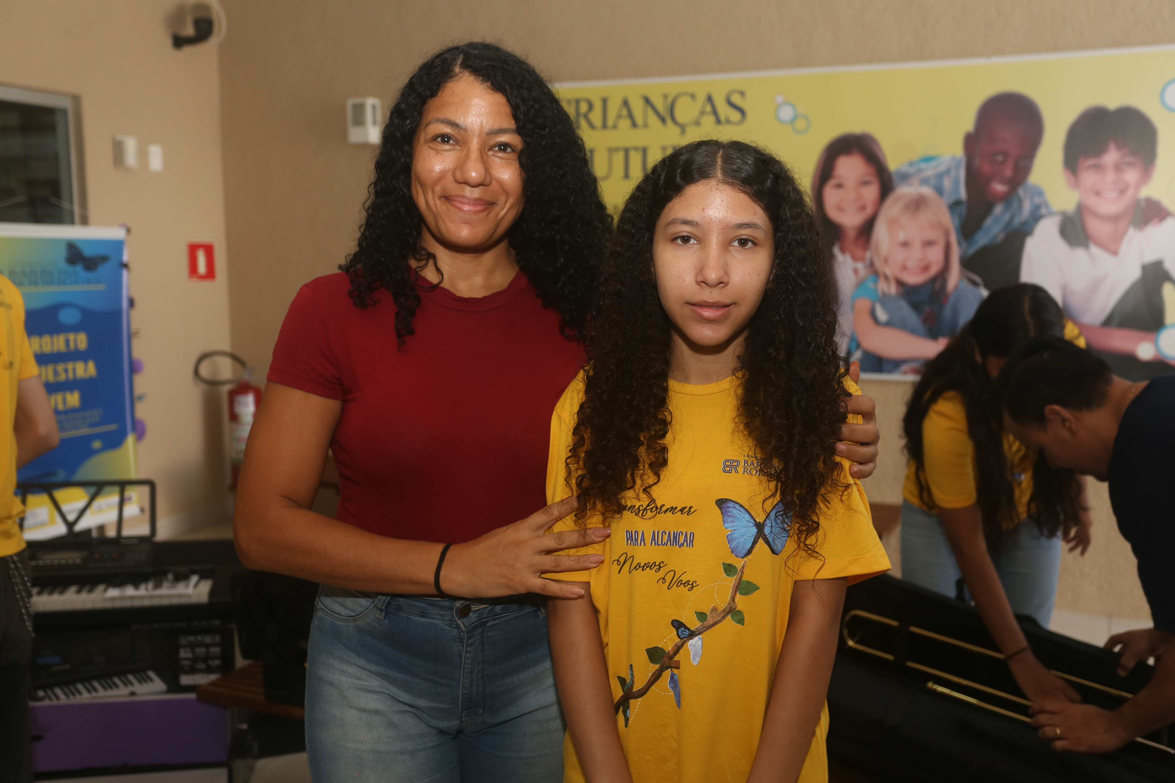 Ao todo, foram adquiridos 12 instrumentos, entre trombone, trompete, violoncelo e teclados, que passam a integrar a rotina pedag&oacute;gica do projeto