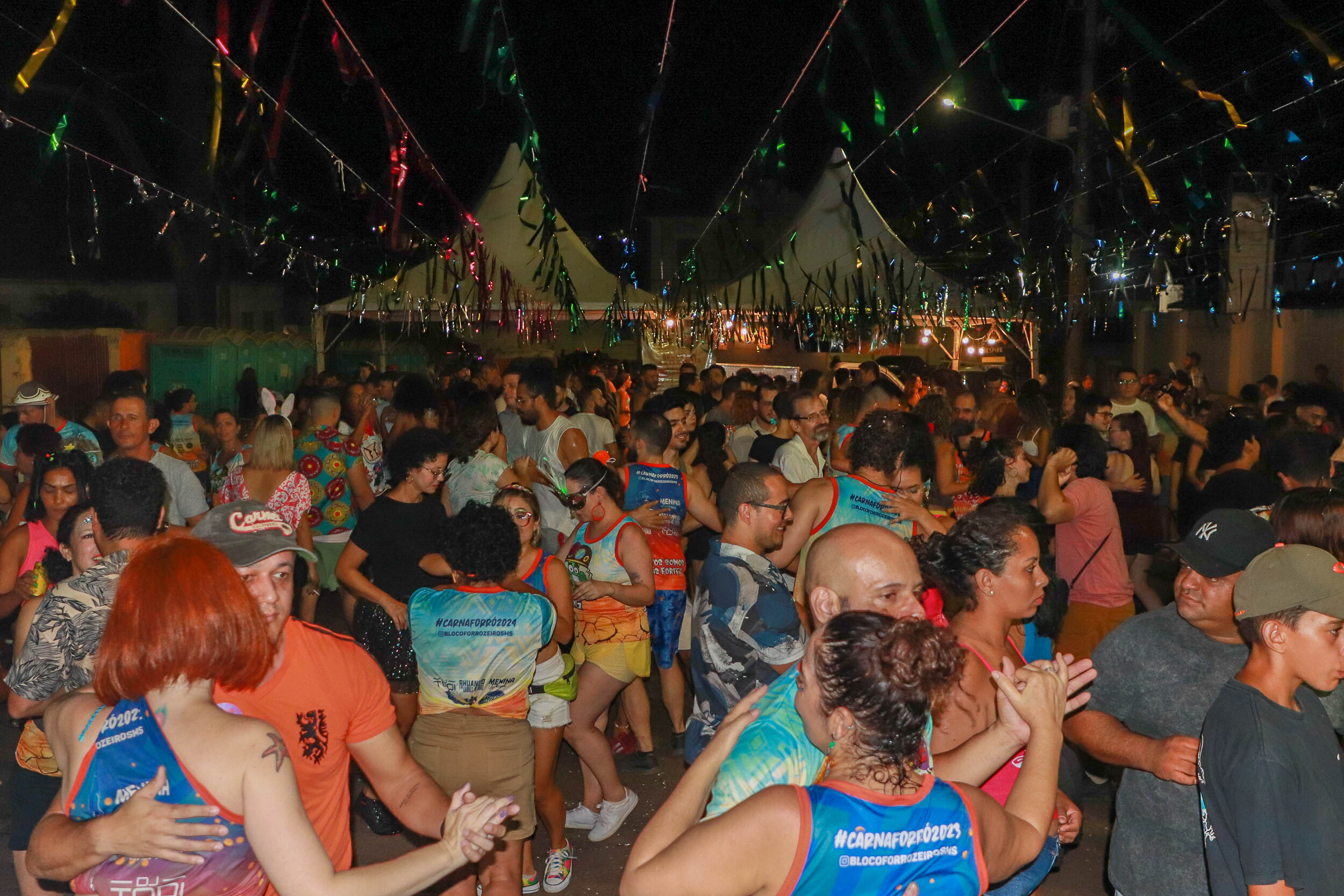 Chokito e outras 5 atra&ccedil;&otilde;es animam o segundo esquenta do bloco Capivara Blas&eacute;, amanh&atilde;, na Plataforma Cultural; no domingo, na Cervejaria Capivas, o bloco Forrozeiros MS faz o seu primeiro evento de pr&eacute;-Carnaval com a banda Ip&ecirc; de Serra