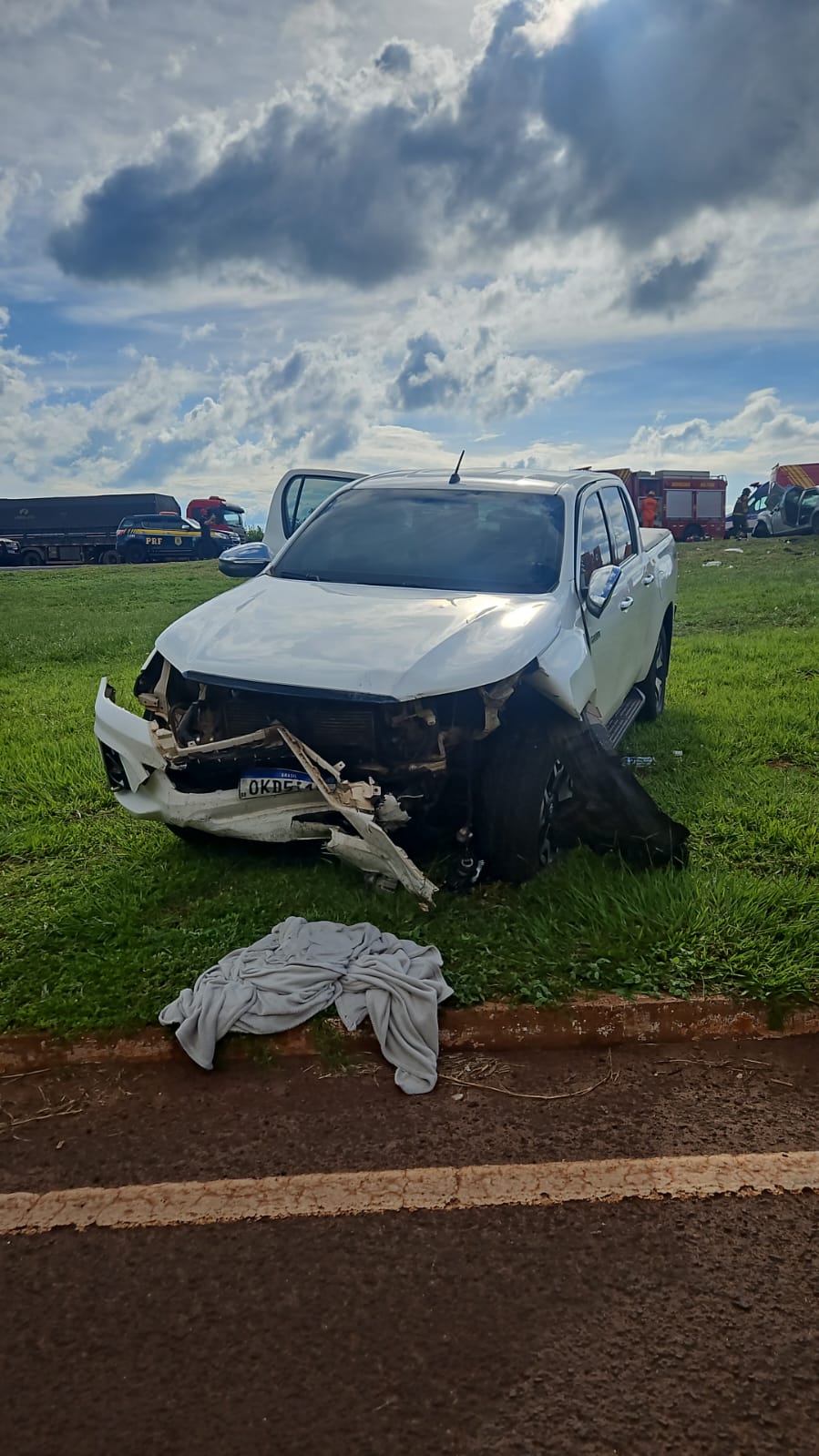 Colis&atilde;o entre dois ve&iacute;culos deixou tr&ecirc;s feridos em Campo Grande