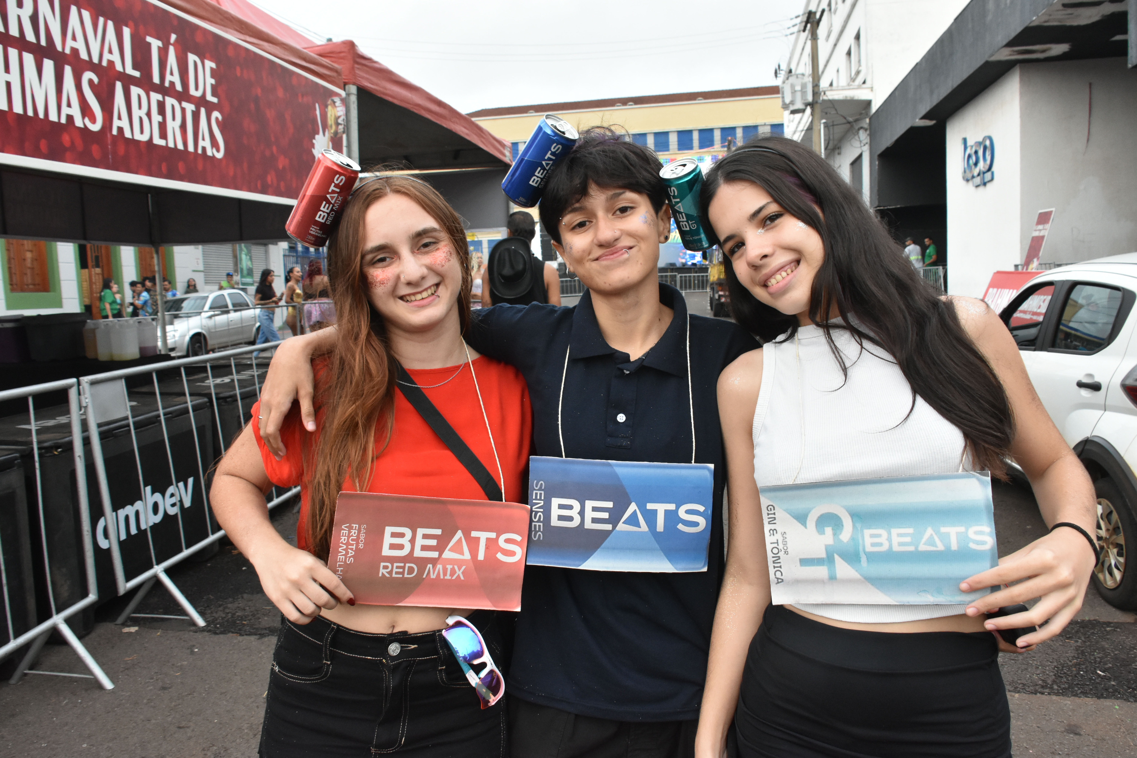 Fantasias criativas tomam conta da Esplanada Ferrovi&aacute;ria