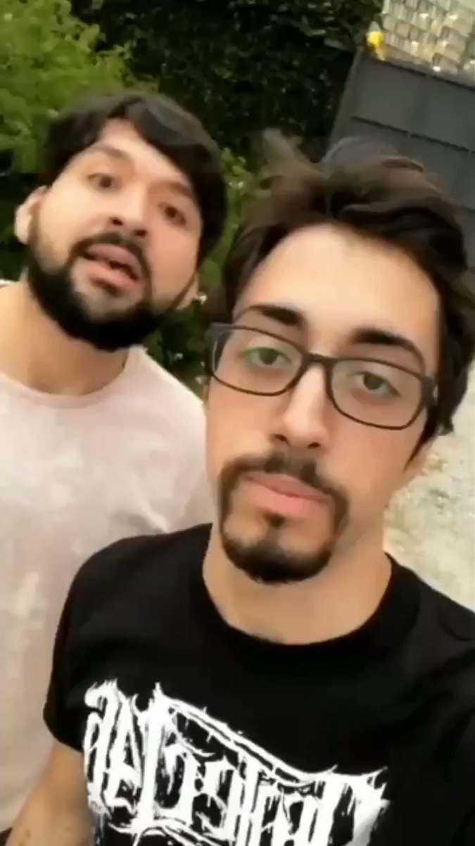 Fabio Meza ao lado de Lucas Inutilismo