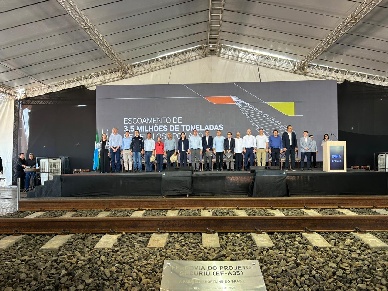O governador Eduardo Riedel e o ministro dos transportes, Renan Calheiros Filho, est&atilde;o entre participantes do evento em Inoc&ecirc;ncia