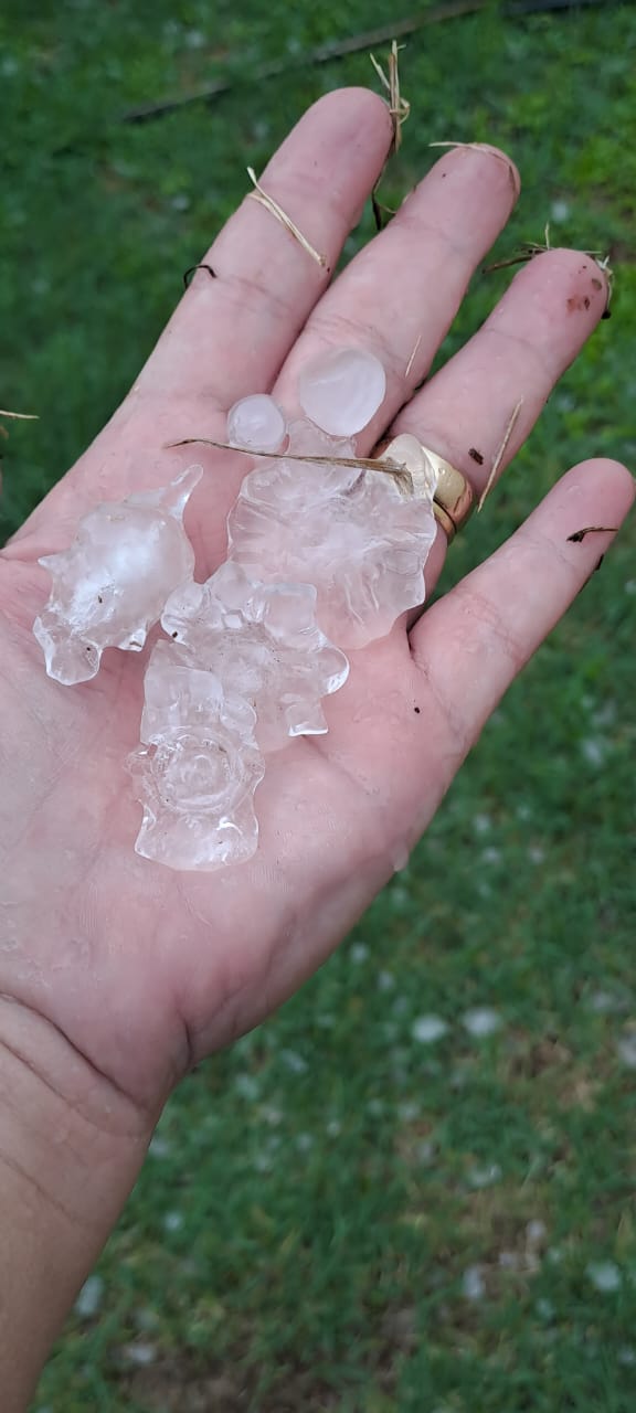 Apesar de rua estar interditada, ainda n&atilde;o h&aacute; previs&atilde;o de retirada