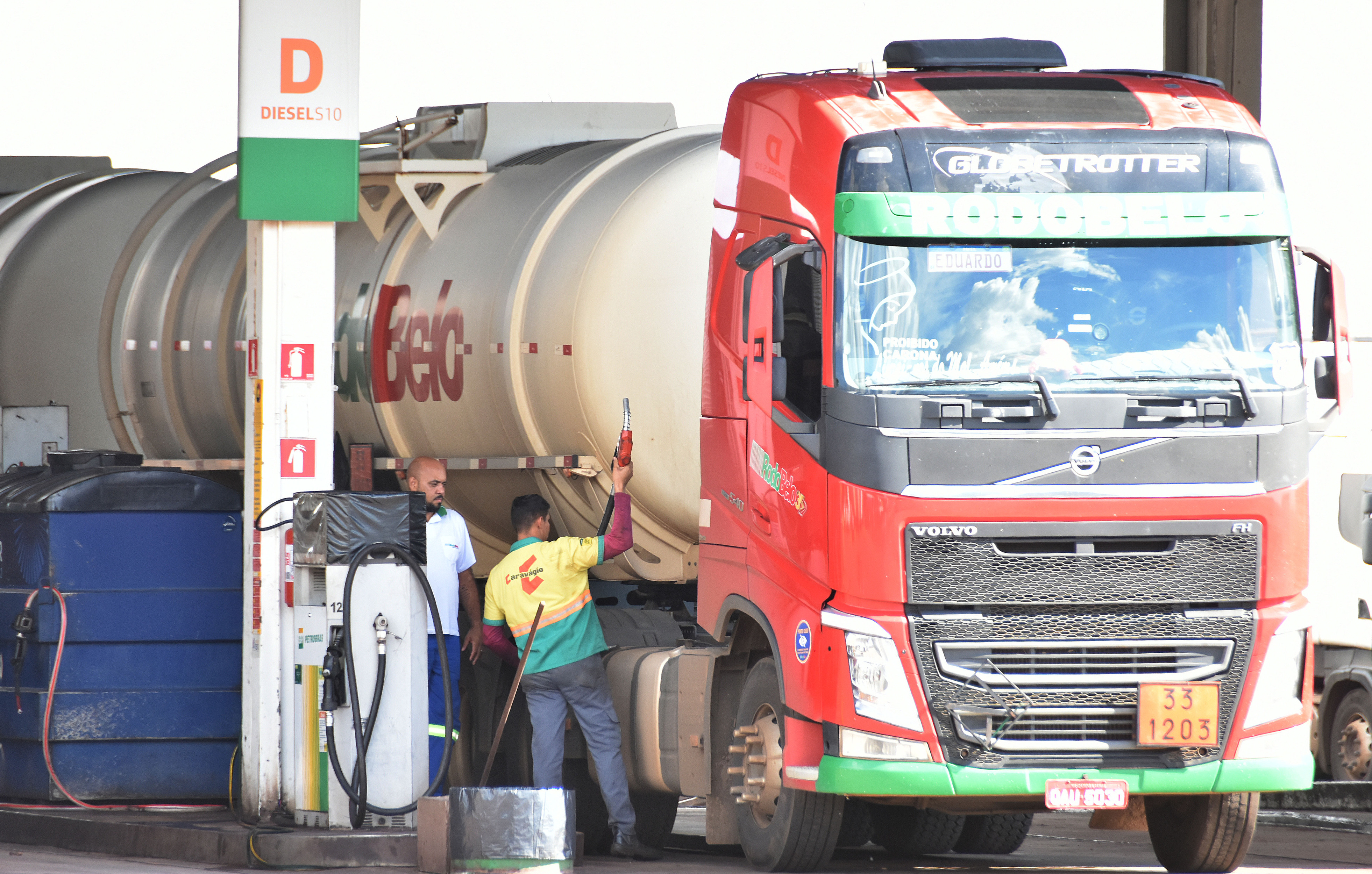 Em Campo Grande j&aacute; h&aacute; postos que vendem o diesel S-10 a R$ 7,69 o litro, &agrave; vista, e a R$ 7,89 no cart&atilde;o de cr&eacute;dito