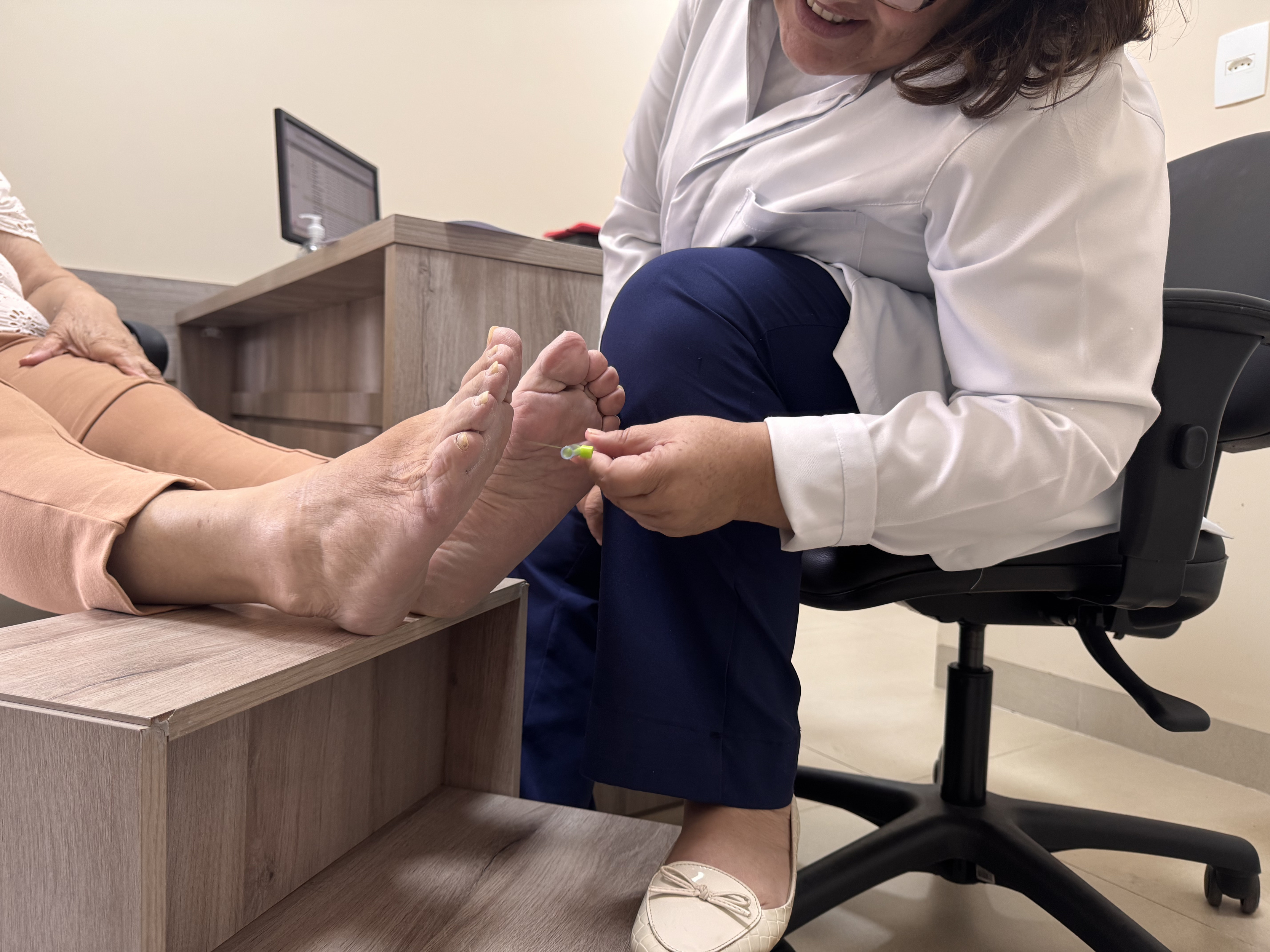 Equipe de enfermagem deu in&iacute;cio ao servi&ccedil;o de avalia&ccedil;&atilde;o do "P&eacute; Diab&eacute;tico"