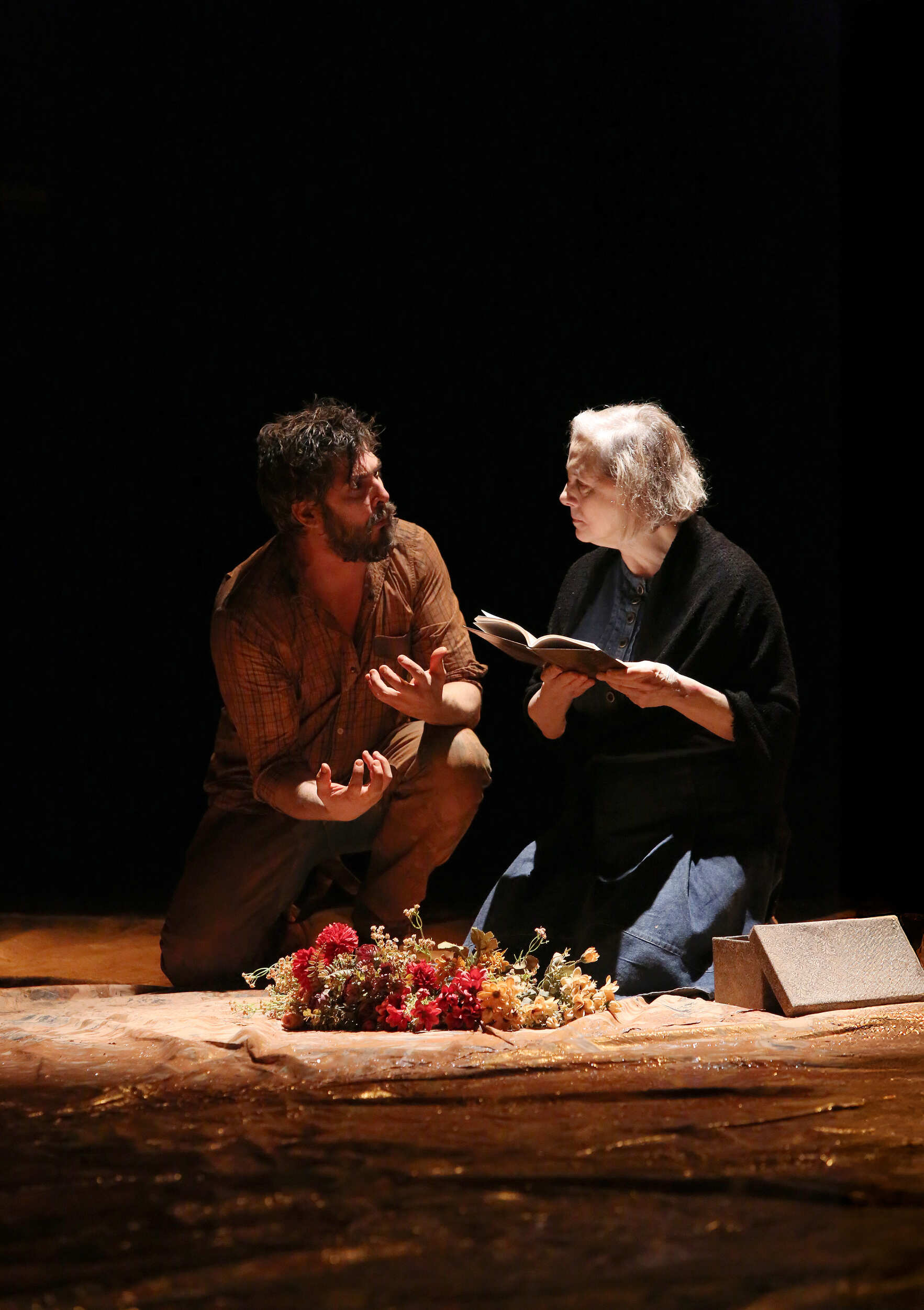 Idealizada e protagonizada por Armando Babaioff, pe&ccedil;a j&aacute; foi assistida por mais de 200 mil pessoas