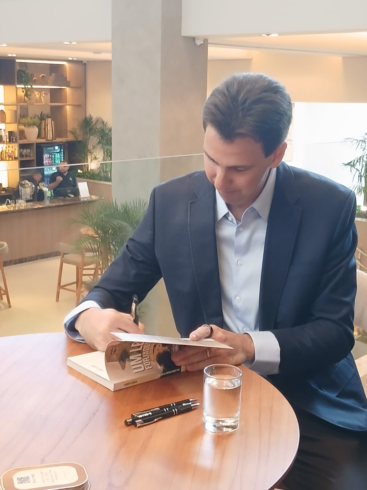 Kenneth Corr&ecirc;a