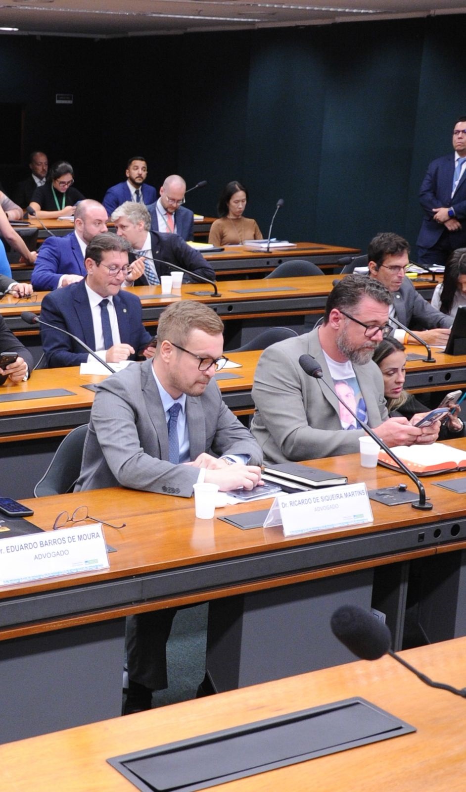 Ao centro, o deputado federal Marcos Pollon durante a reuni&atilde;o do Conselho de &Eacute;tica da Casa