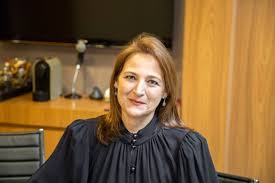 Dinheiro vivo encontrado na casa da advogada Renata Pimentel, indiciada por corrup&ccedil;&atilde;o