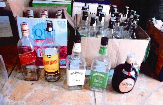 Pol&iacute;cia encontrou diversos r&oacute;tulos de marcas famosas em resid&ecirc;ncia onde era feita a falsifica&ccedil;&atilde;o