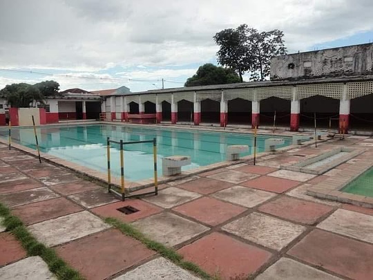 Clube Riachuelo, na Rua Frei Mariano, em Corumb&aacute;, foi fundado em fevereiro de 1915 e est&aacute; parcialmente sucateado