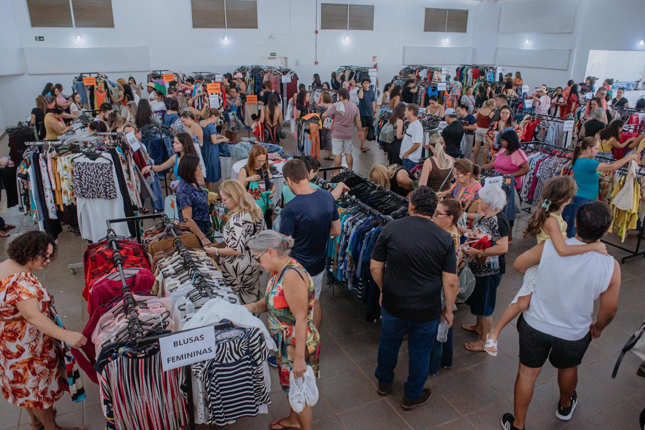 Beneficente bazar vip - Camisa do Santos Futebol Clube autografada por Neymar Jr. ser&aacute; leiloada amanh&atilde;