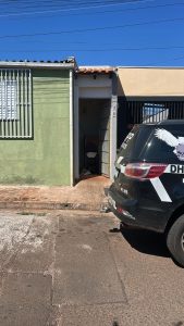 Os policiais identificaram o local onde a v&iacute;tima havia sido mantida em c&aacute;rcere na noite anterior ao crime