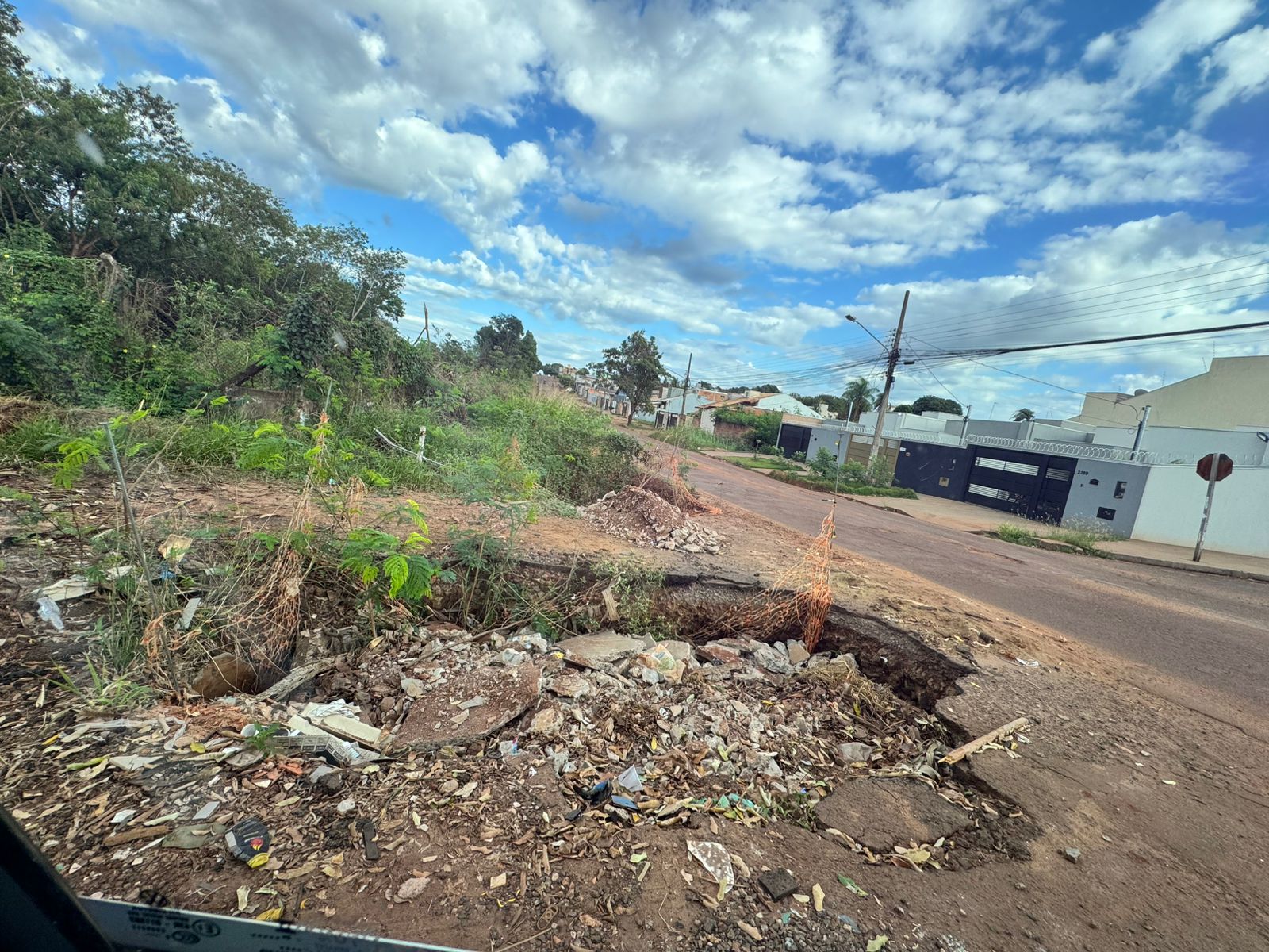 Leinha afirmou que as obras est&atilde;o paradas nos dois pontos em que a empresa &eacute; respons&aacute;vel na cidade