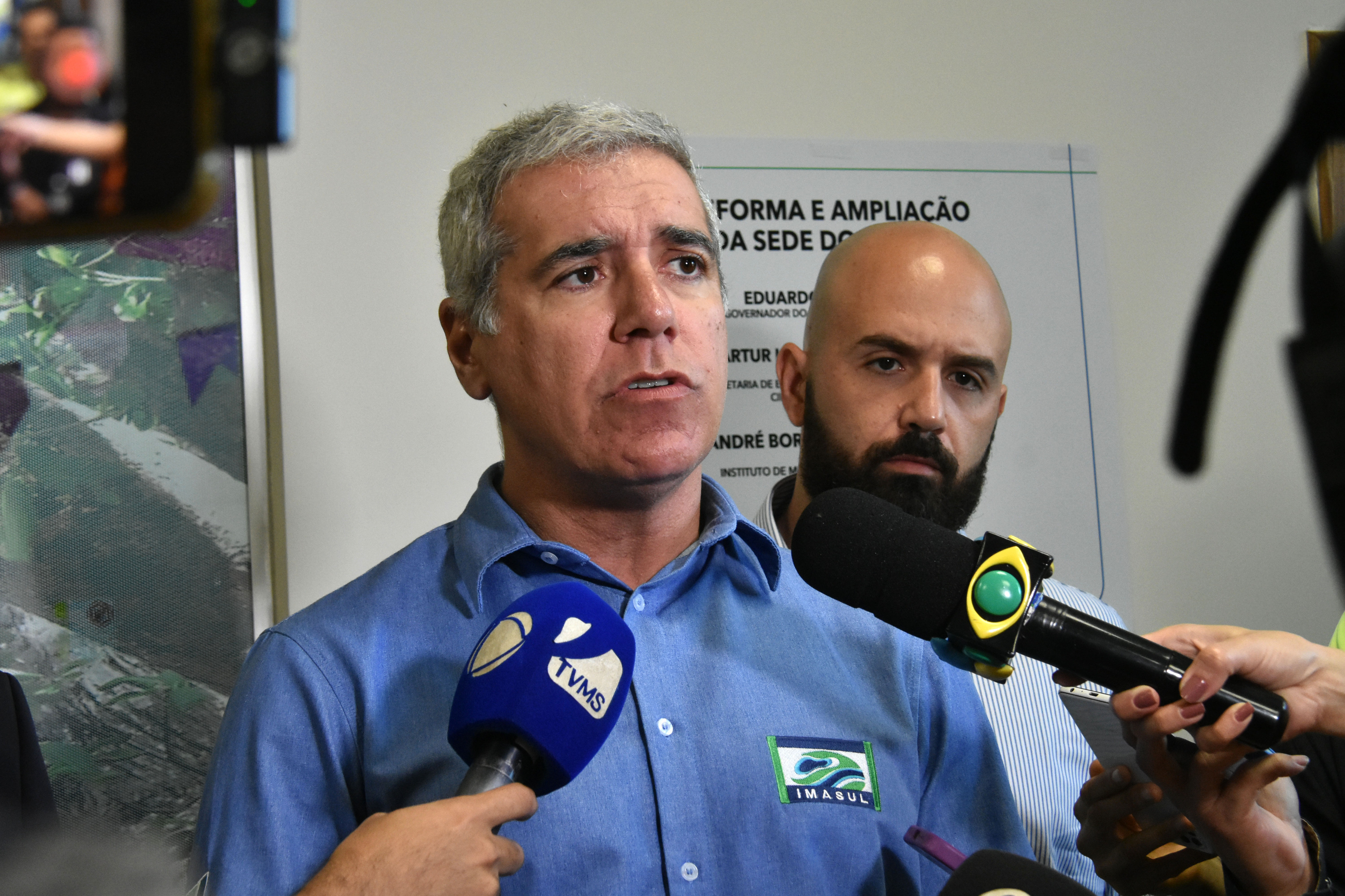O diretor-executivo do Imasul, Andr&eacute; Borges, apresentou as novas ferramentas de monitoramento ao governador Eduardo Riedel