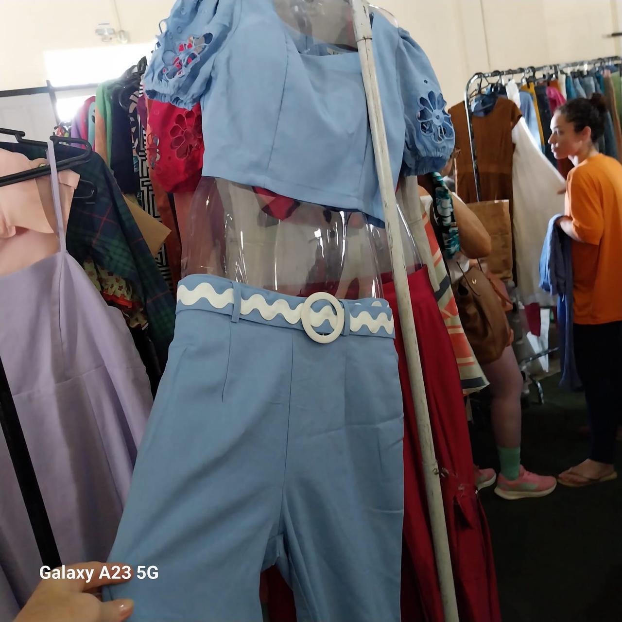 Roupa boa, bonita e barata ser&aacute; vendida neste fim de semana em brech&oacute; coletivo
