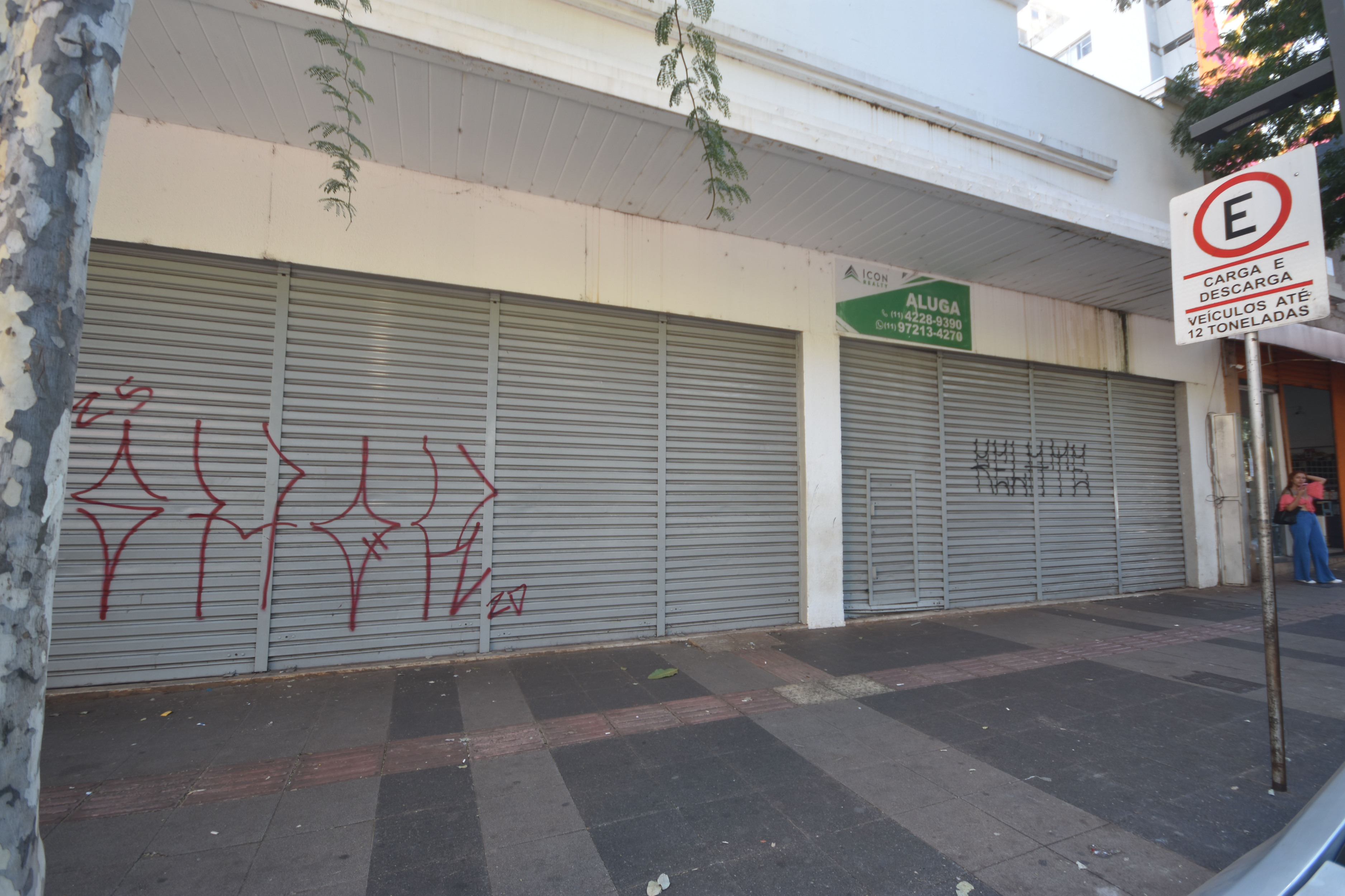 Rua 14 de Julho tem sequ&ecirc;ncia de com&eacute;rcios fechados, mesmo ap&oacute;s revitaliza&ccedil;&atilde;o que prometia levar mais consumidores &agrave; regi&atilde;o