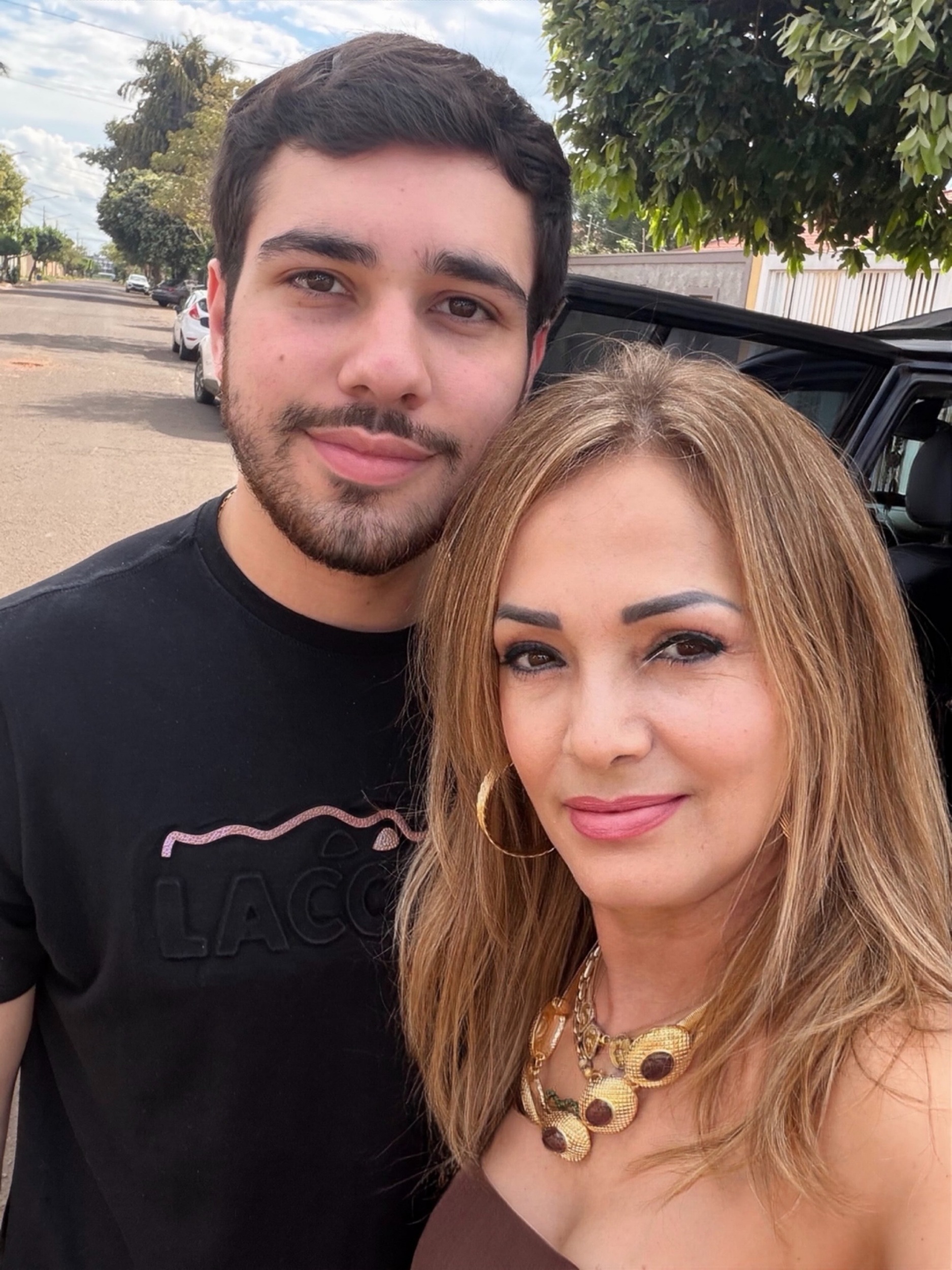 Gleice Mara Amado e o neto Wilson Ocampos