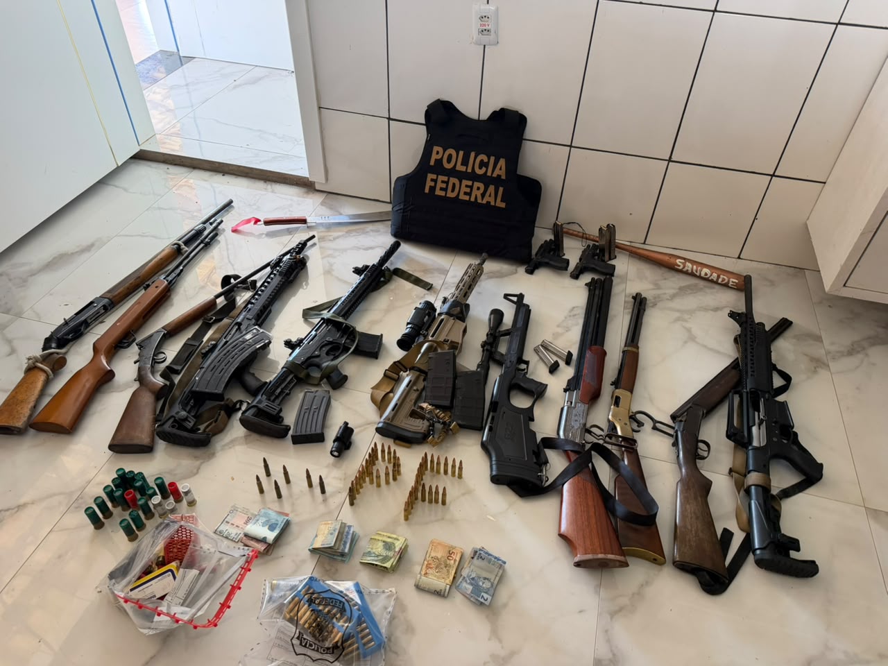 Helic&oacute;ptero da Pol&iacute;cia Federal durante opera&ccedil;&atilde;o realizada nesta quinta-feira (17), em Porto Murtinho