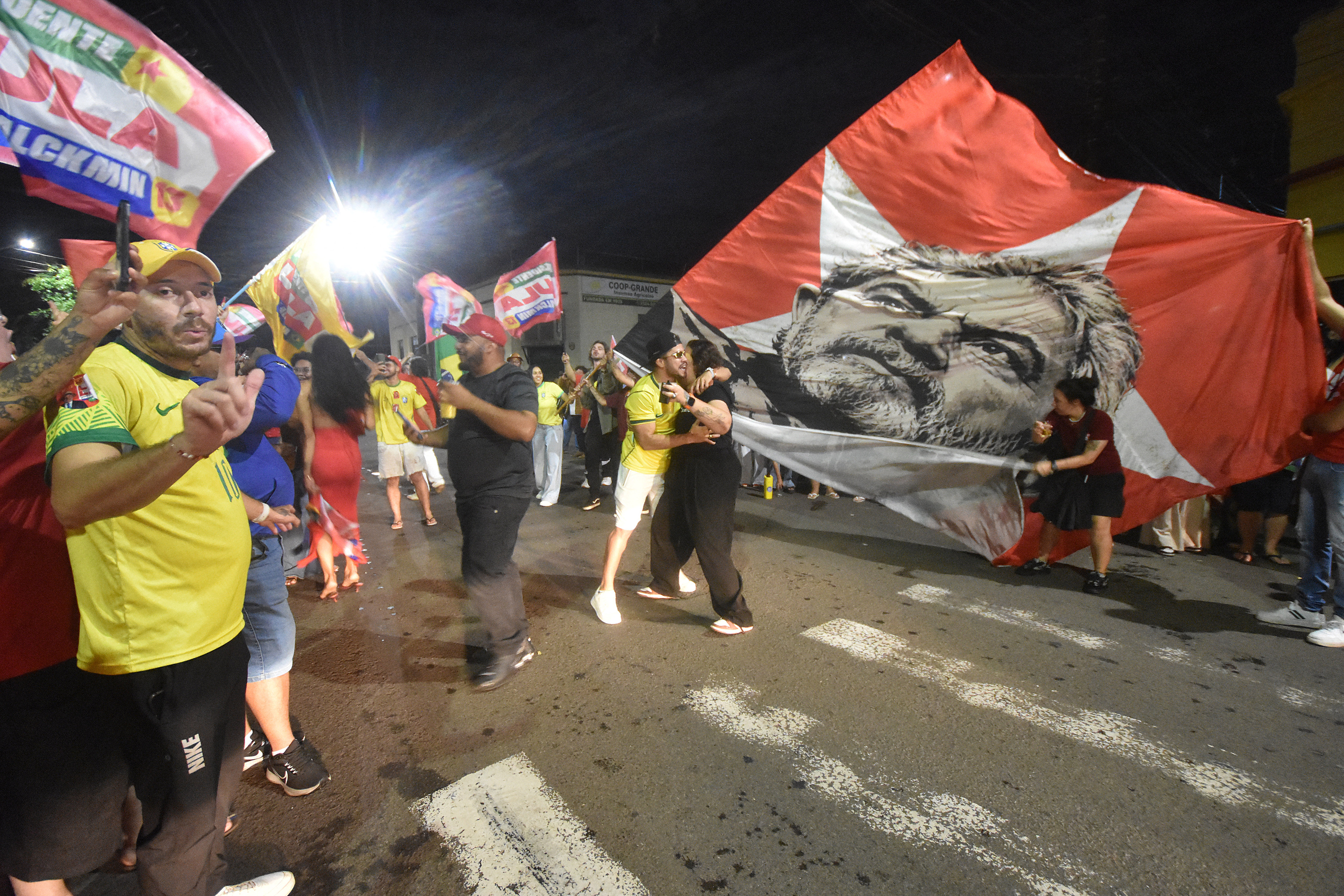 Comemora&ccedil;&atilde;o da virada de Lula, na 14 de Julho 