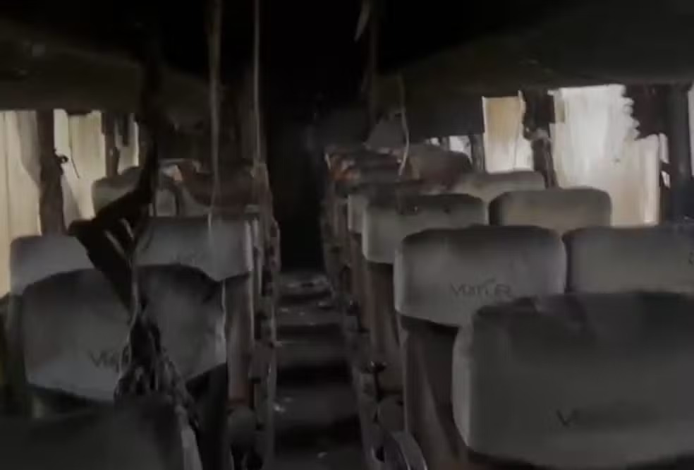 &Ocirc;nibus que seguia de Tr&ecirc;s Lagoas para Campo Grande foi abordado pela PRF ap&oacute;s passageiro provocar inc&ecirc;ndio durante a viagem.