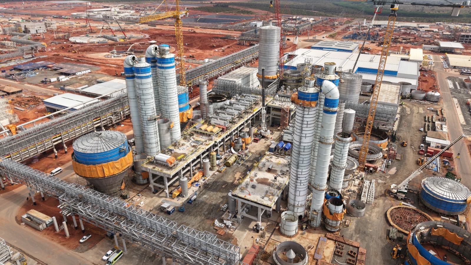 Vista a&eacute;rea das obras da megaf&aacute;brica da Arauco, em Inoc&ecirc;ncia, que j&aacute; alcan&ccedil;aram 81% de execu&ccedil;&atilde;o. 