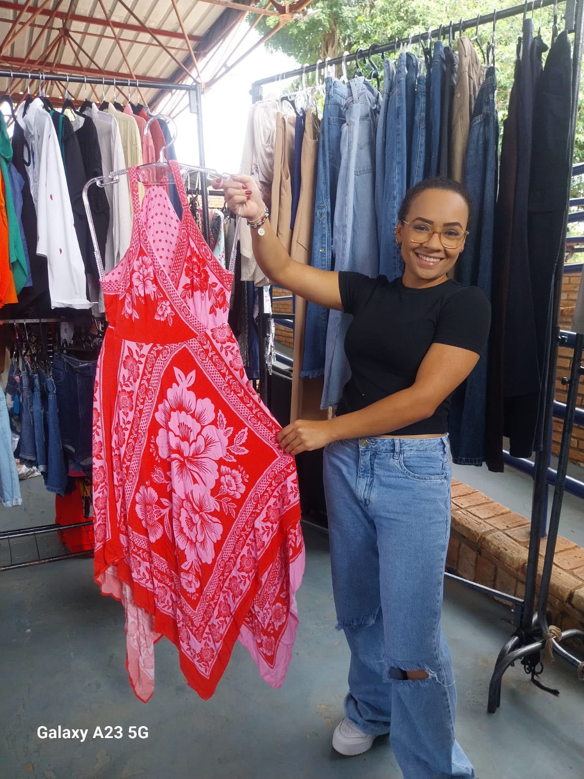 Fim de semana ter&aacute; roupa boa, bonita e barata