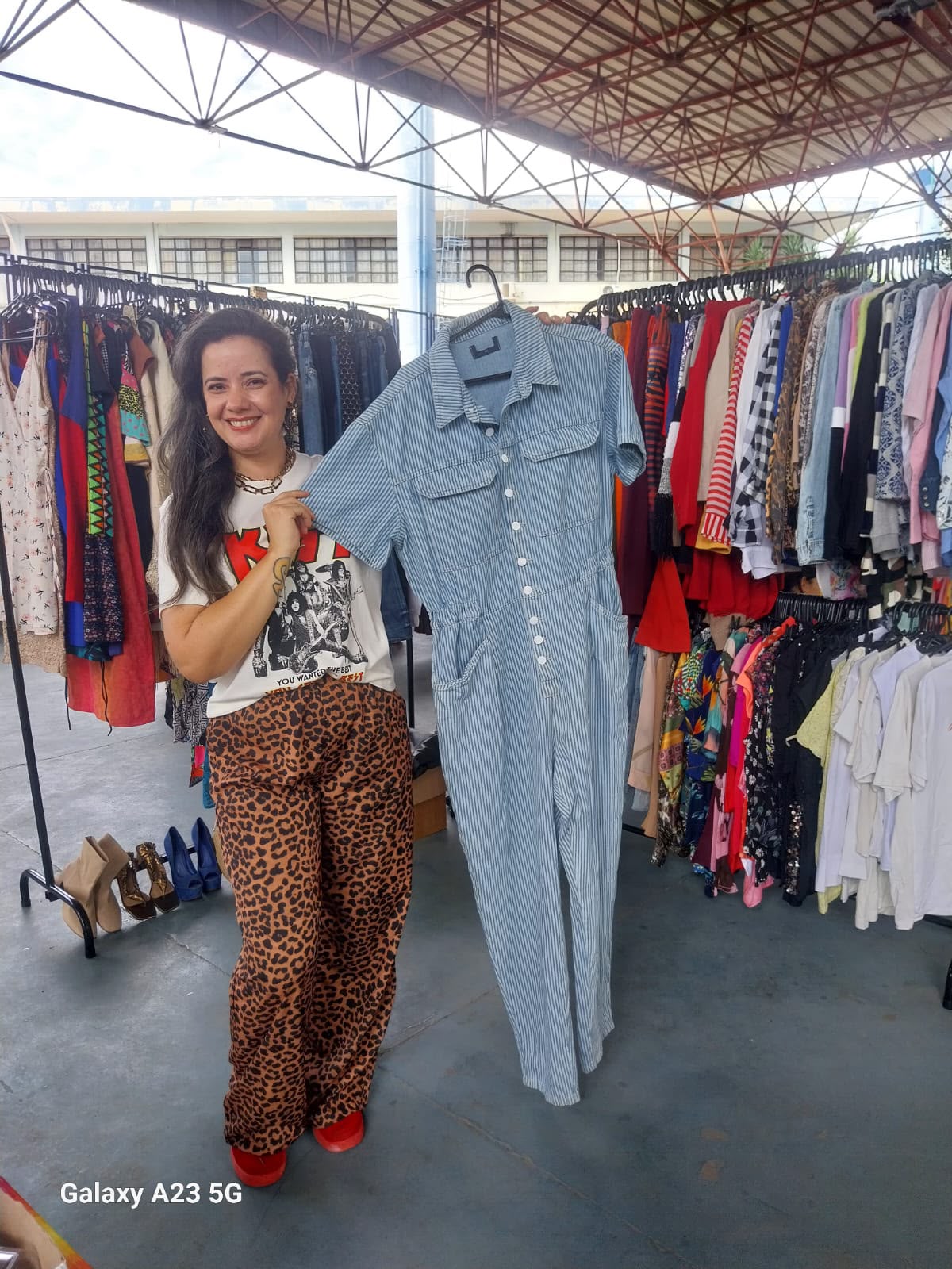 Fim de semana ter&aacute; roupa boa, bonita e barata