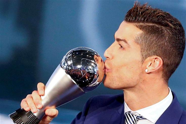 Cristiano Ronaldo ganha prêmio de melhor jogador do ano da Fifa