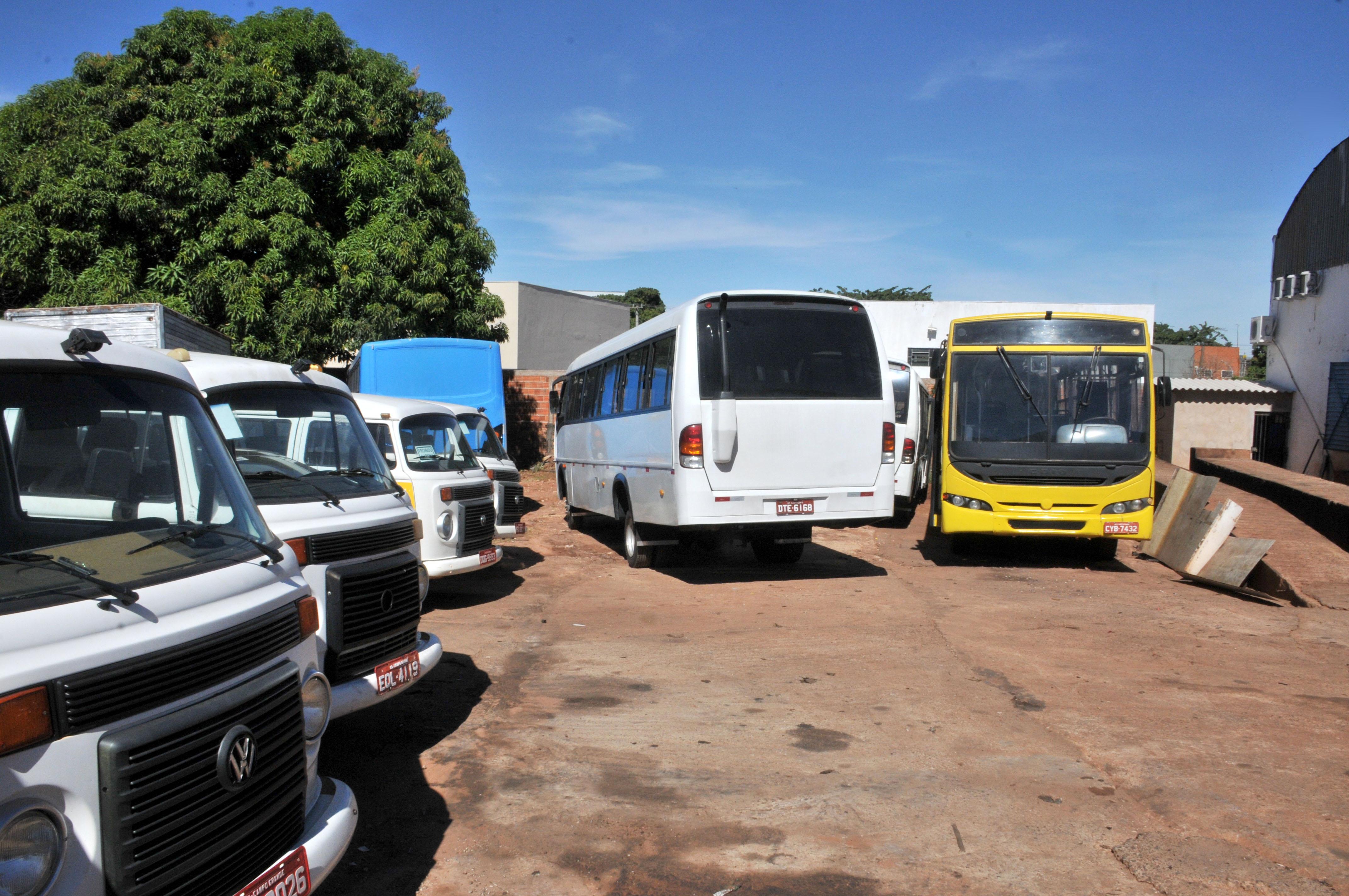 Ônibus escolar quebra a caminho da escola e pais de alunos reclamam da  precariedade do transporte em MT, Mato Grosso